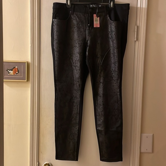 torrid Pants - Torrid NWT stretch pants​